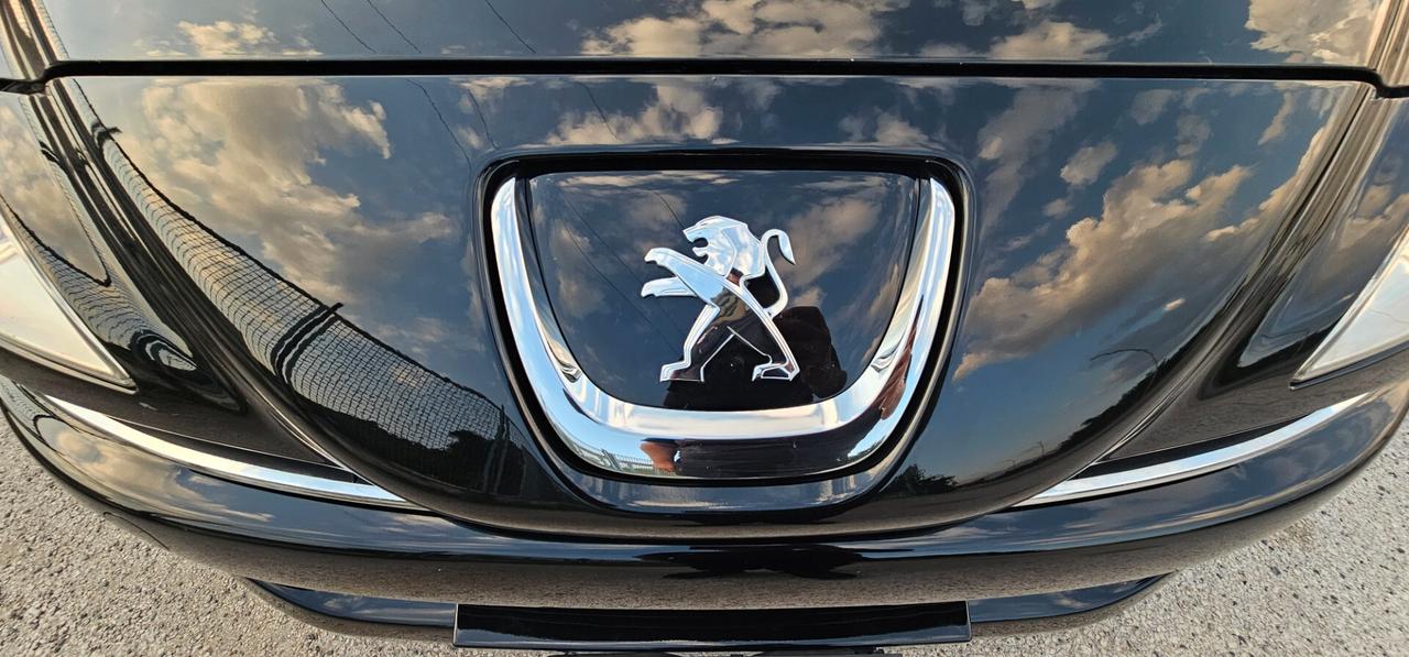 Peugeot RCZ 2.0 HDi 163CV Asphalt
