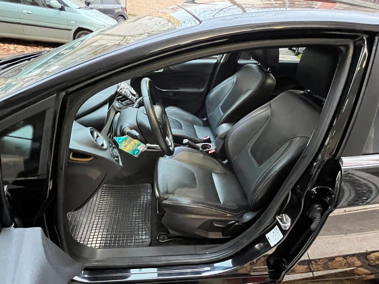 Ford Fiesta 1.5 TDCi 75CV 5 porte Titanium