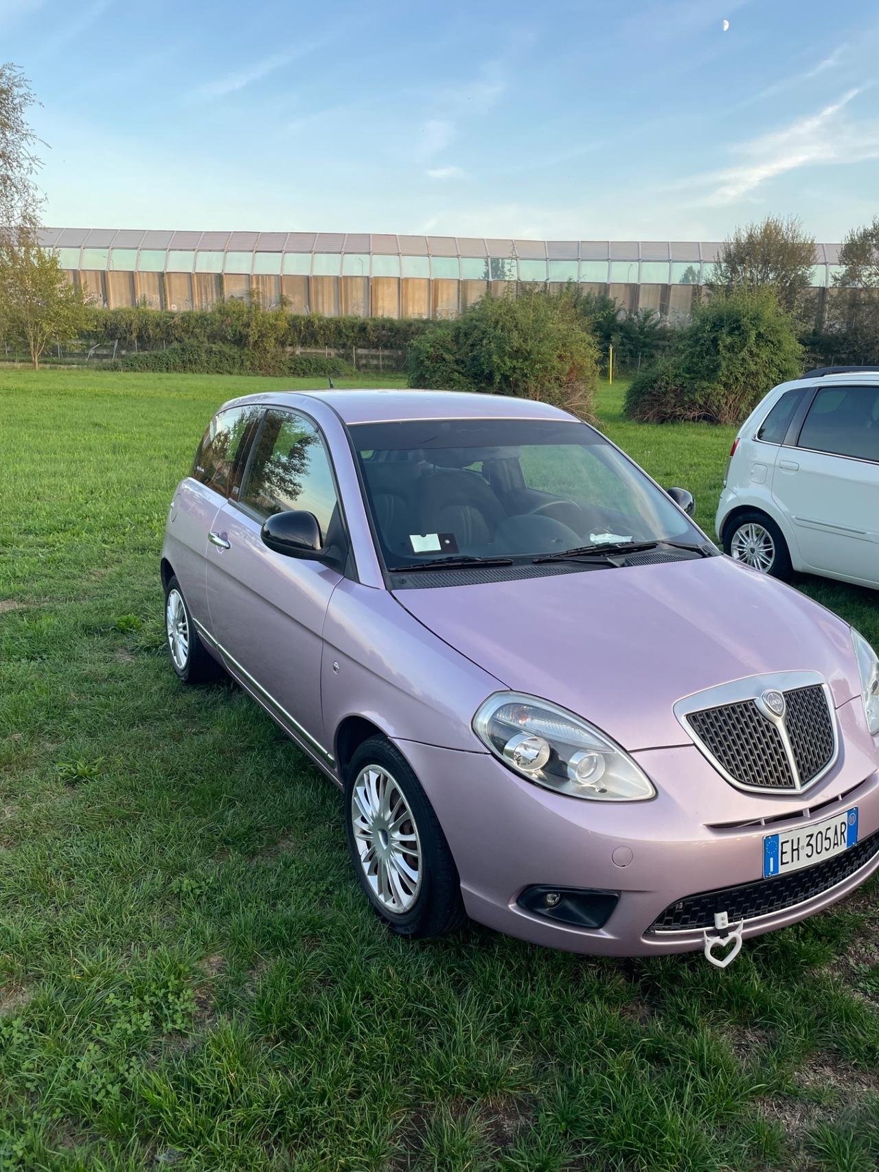 Lancia Ypsilon 1.2 69 CV Unyca