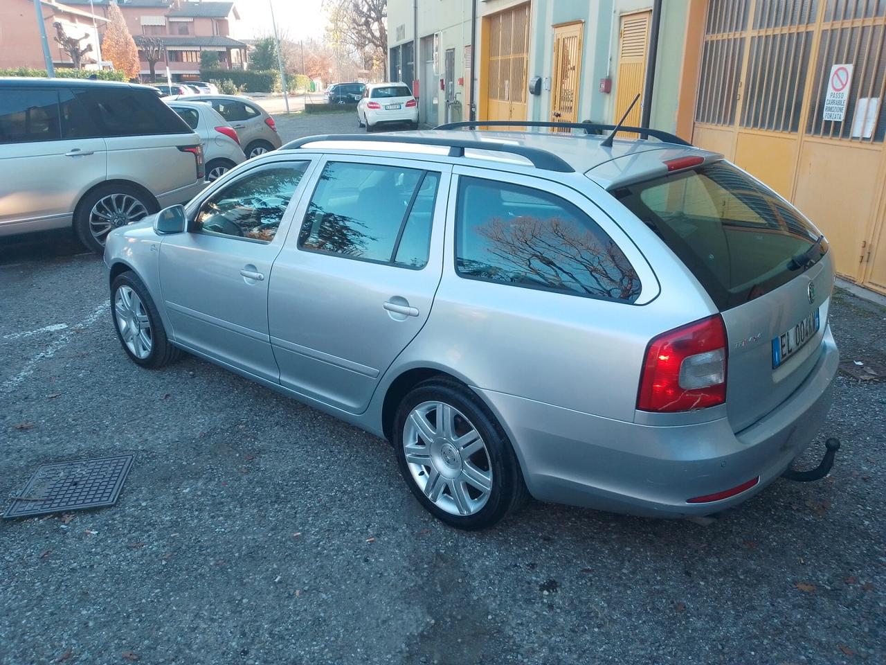 Skoda Octavia 1.6 TDI CR F.AP. 4x4 Wagon GANCIO TRAINO FINANZIABILE