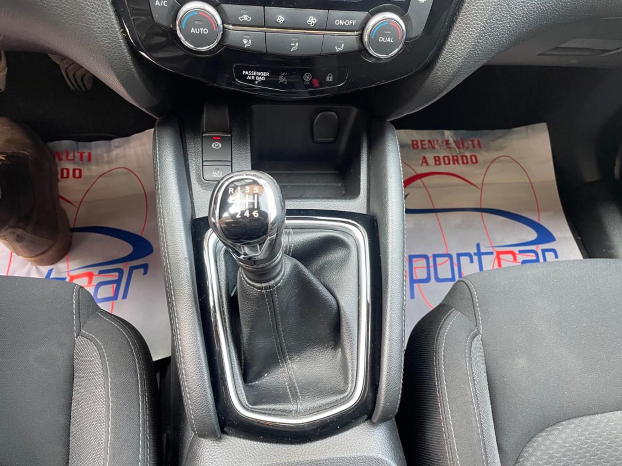 Nissan Qashqai 1.5 dCi N-Connect " TETTO NAVY LED 360"