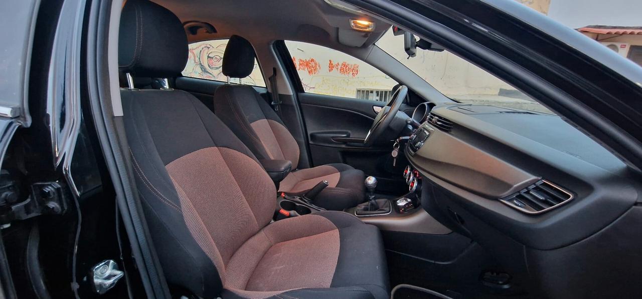 Alfa Romeo Giulietta 1.6 JTDm-2 105 CV Exclusive TOTAL BLACK