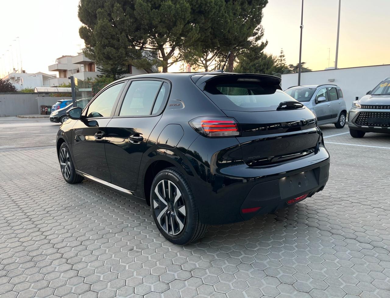 Peugeot 208 Style 1.2 Puretech 75cv Km0