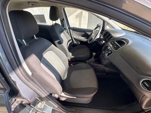 FIAT Punto 1.2 8V 5 porte OK NEOP POCHI CHILOMETRI EURO 5