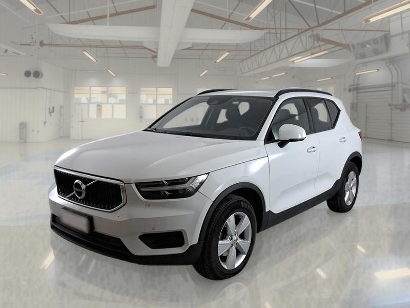 VOLVO XC40 T2 automatico Momentum Core
