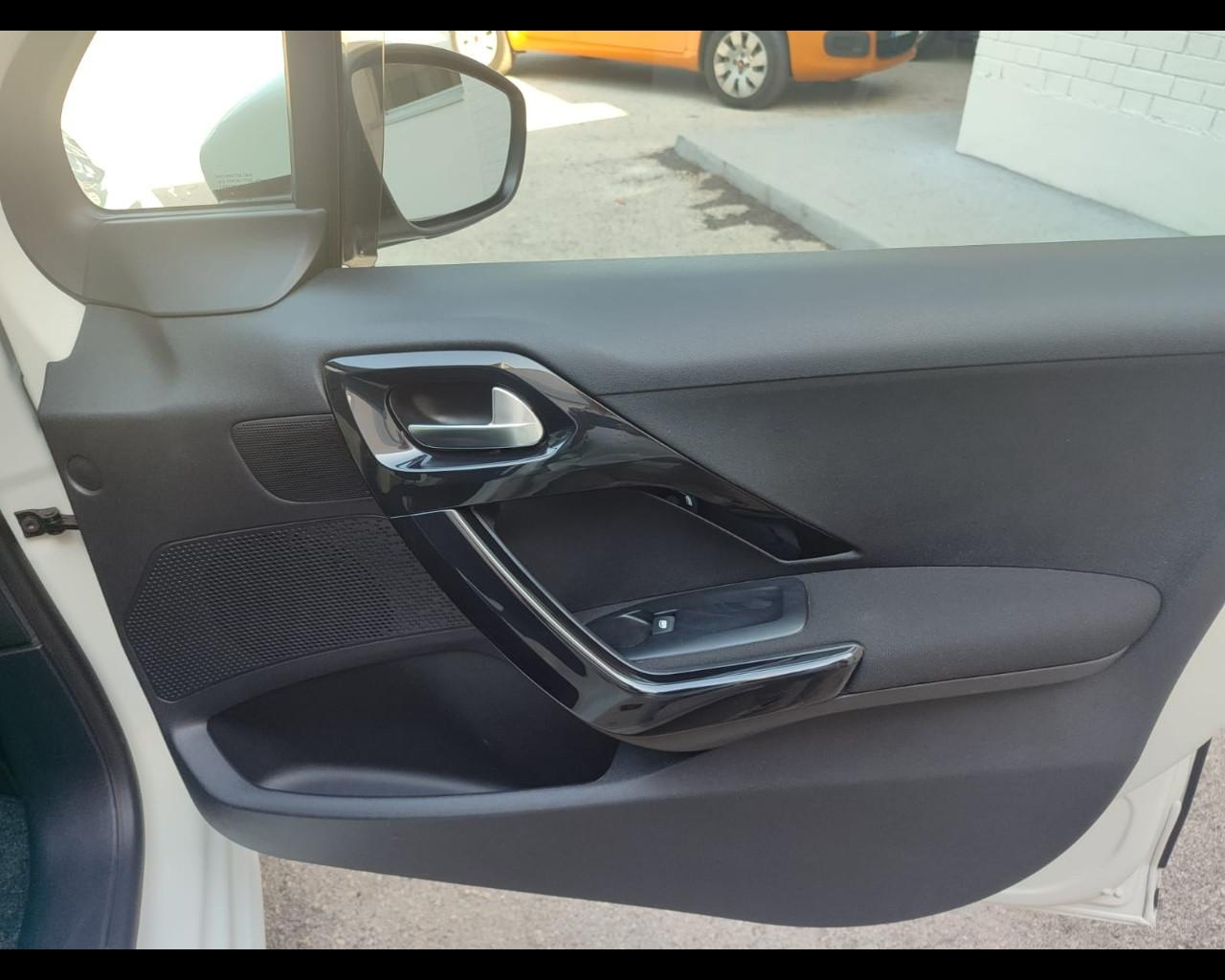 PEUGEOT PureTech 82 5 porte Allure
