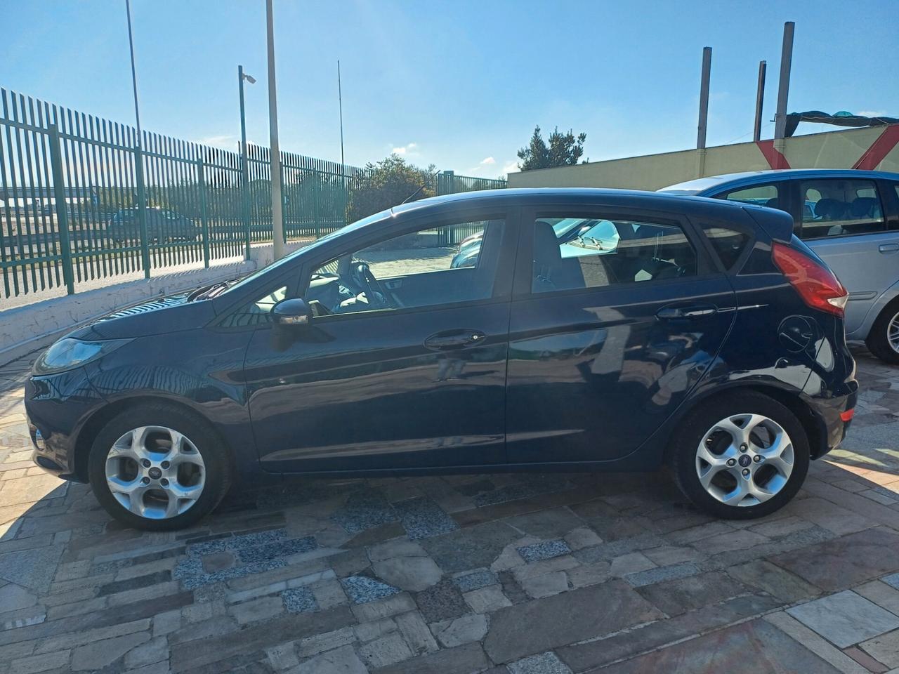 Ford Fiesta 1.4 TDCi 70CV 5 porte Titanium