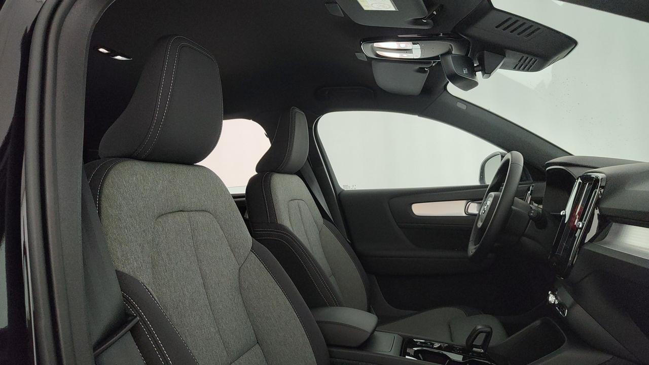 VOLVO XC40 2.0 b3 Plus Black Edition auto