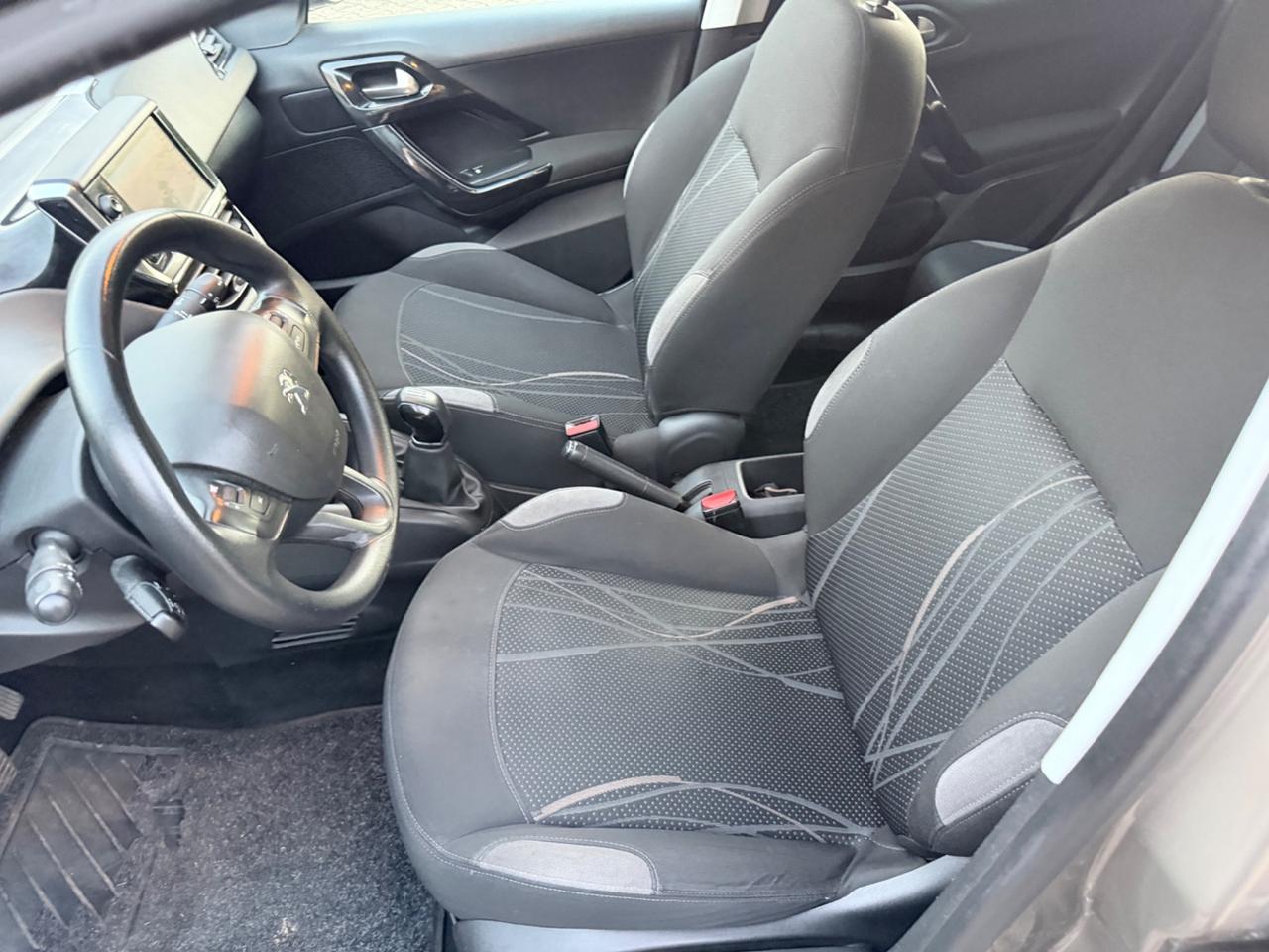 Peugeot 208 1.4 HDi 68 CV 5 porte Allure
