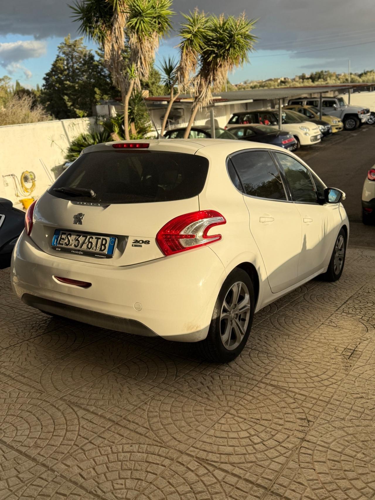 Peugeot 208 1.6 e-HDi 92 CV Stop&Start 5 porte Allure