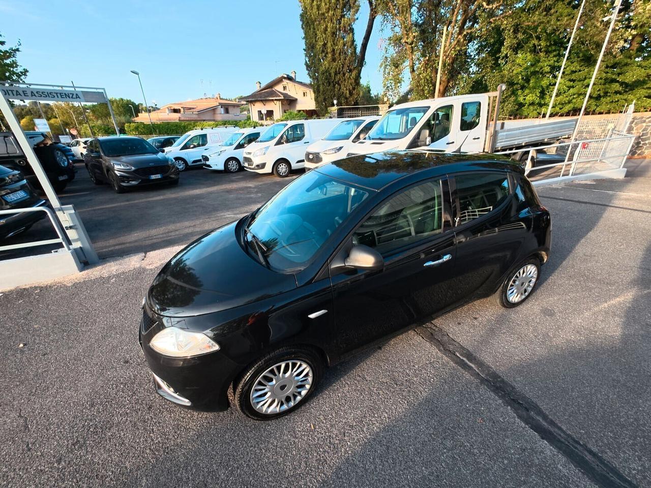 Lancia Ypsilon 1.2 69 CV 5 porte Silver