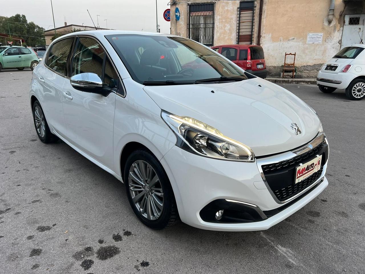 Peugeot 208 BlueHDi 100 S&S 5 porte Allure