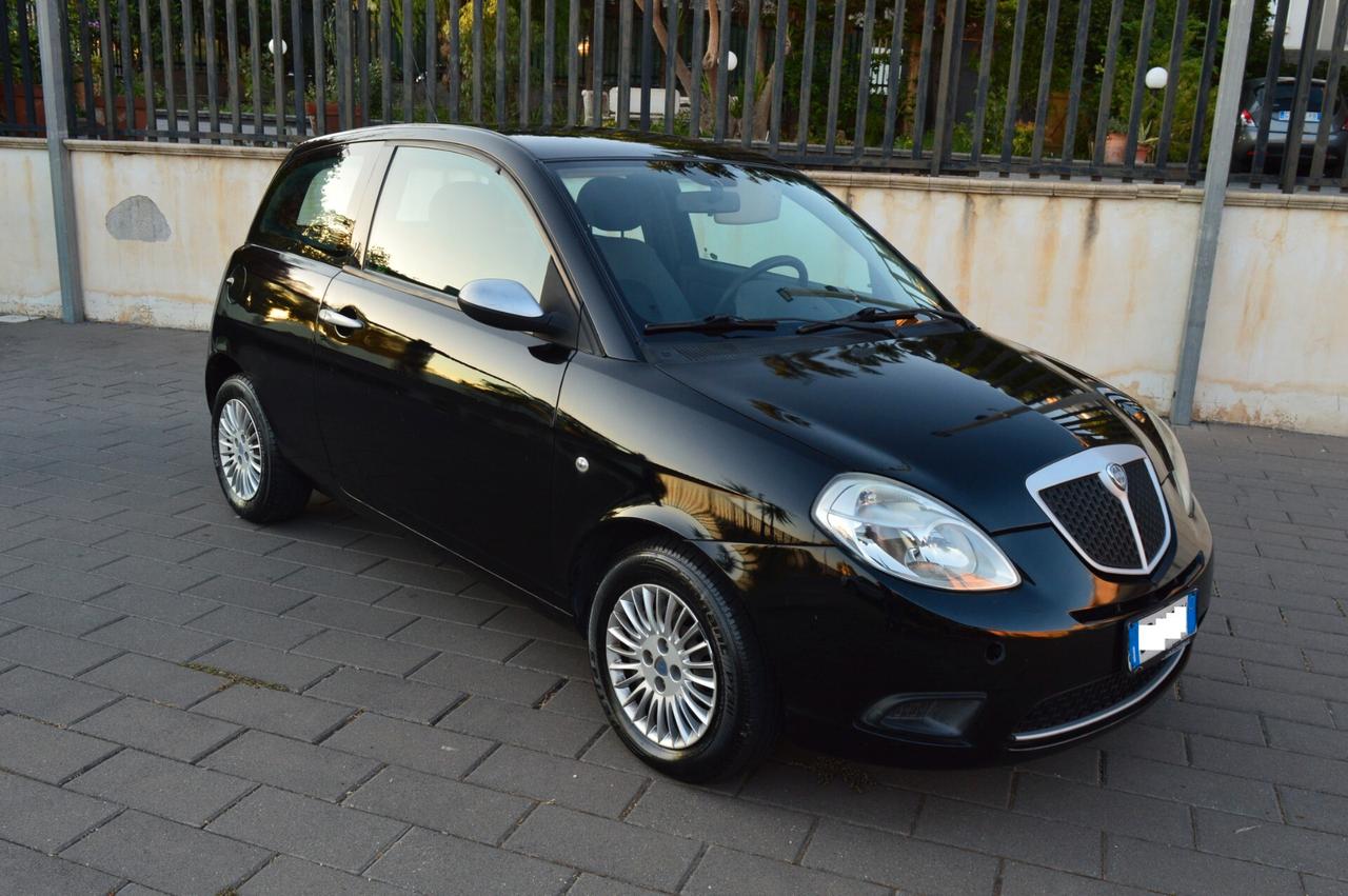 Lancia Ypsilon 1.2 Argento