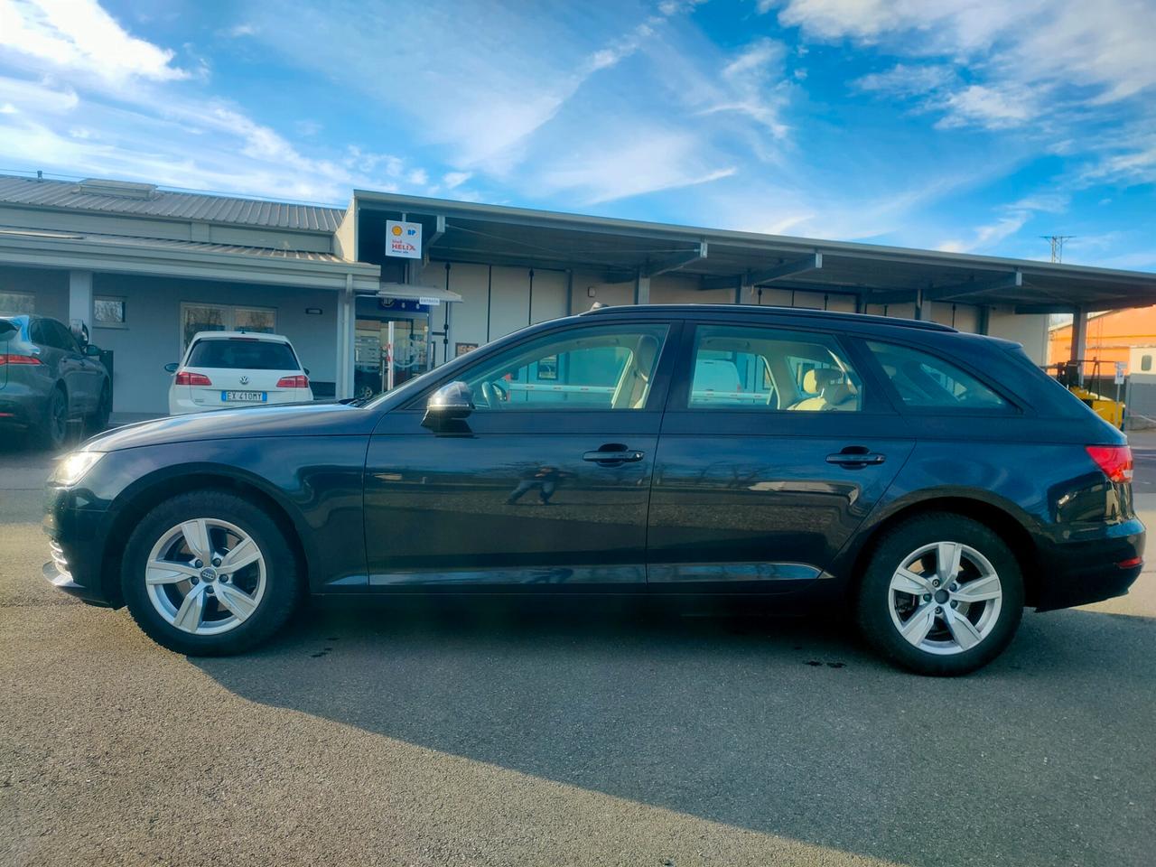 Audi A4 2.0 TDI 122 CV S tronic Sport TETTO PANORAMICO NEOPATENTATI