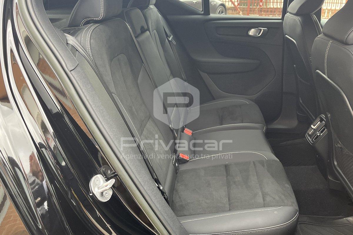 VOLVO XC40 B3 automatico Plus Dark