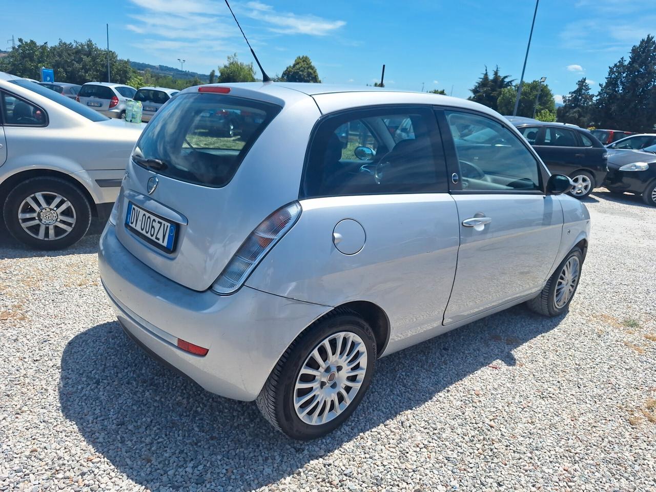 LANCIA YPSILON 2010 GPL 77CV NEOPATENTATI PIENO 24€ 400KM