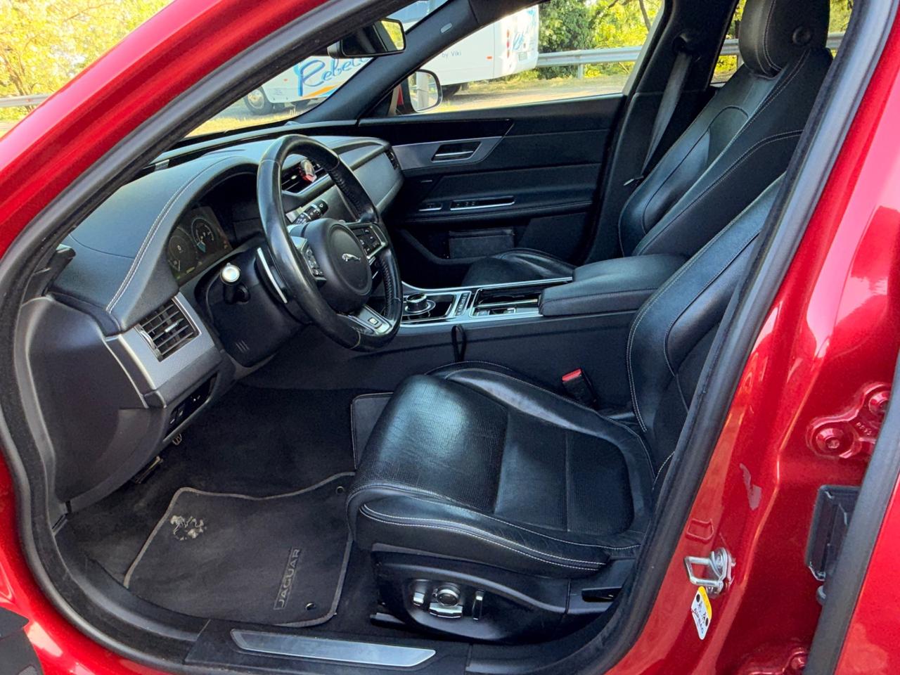 Jaguar XF 2.0D 240 CV AWD R-Sport full pelle tetto