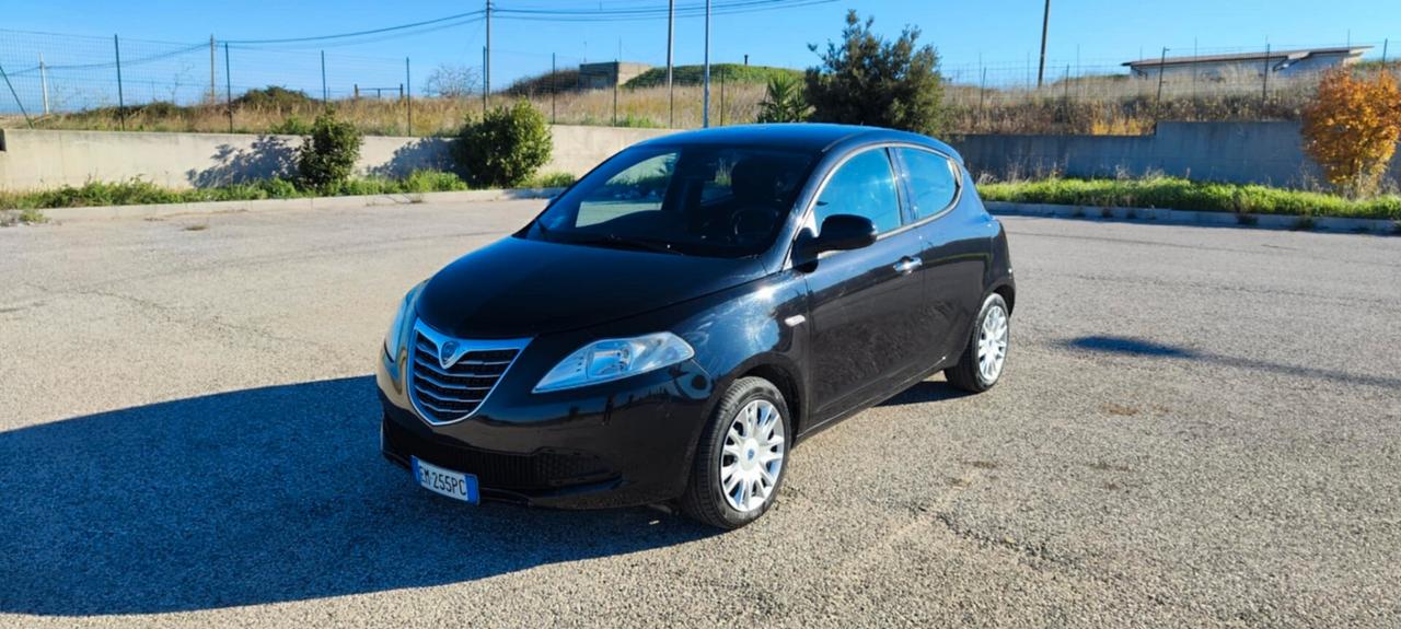 Lancia Ypsilon 1.2 69 CV 5 porte GPL Ecochic Platinum