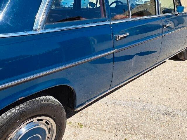 MERCEDES W115 D\8 220D LANG LIMOUSINE -ASI TARGA ORO-