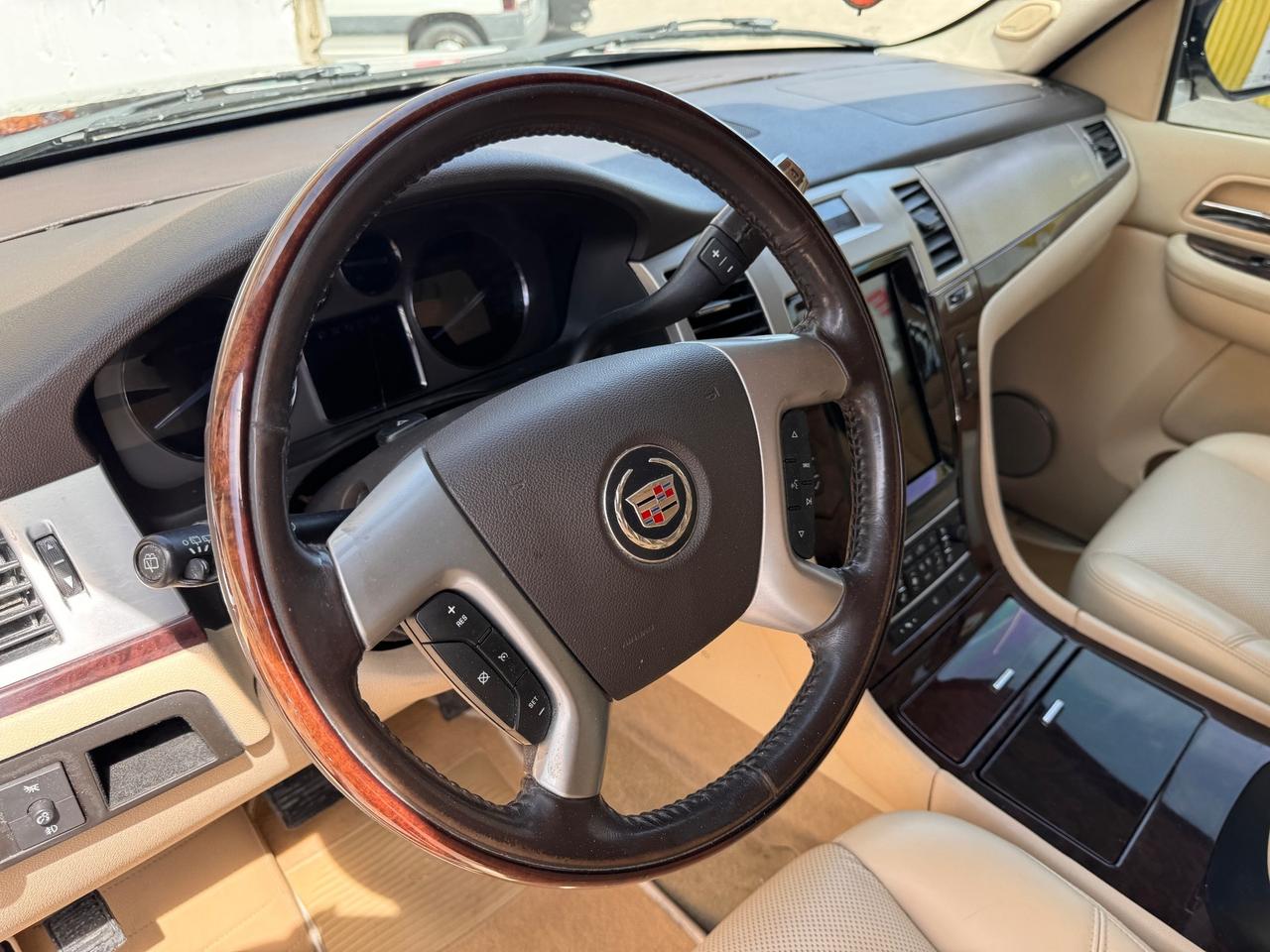 CADILLAC ESCALADE 6.2 V8 * IMPIANTO GPL *GANCIO TRAINO 3000 KG * ALLESTIMENTO UNICO