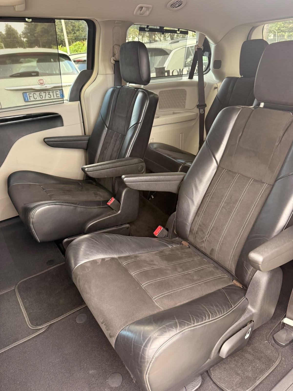 Lancia Voyager 2.8 Turbodiesel Platinum 177 CV gancio traino