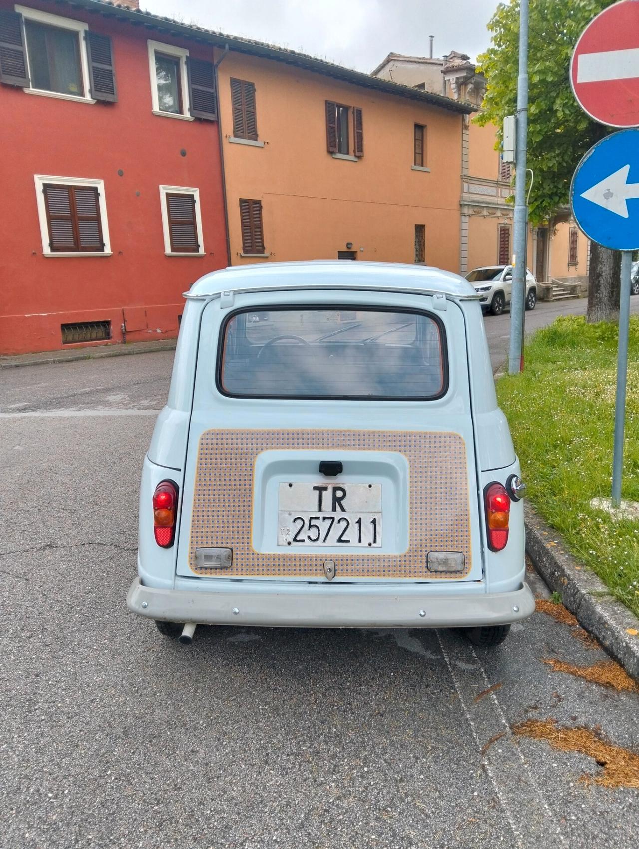 RENAULT 4