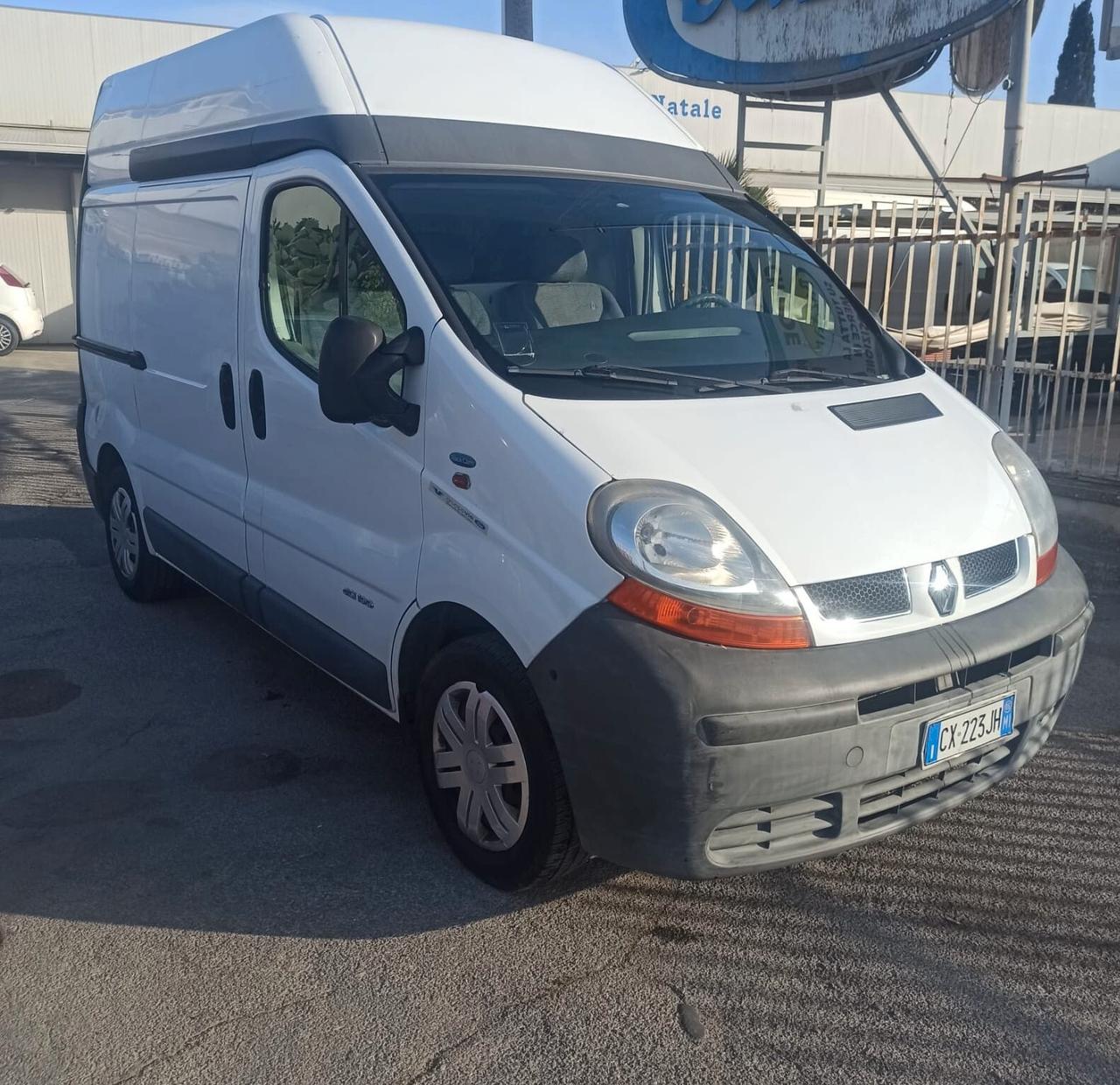 Trafic vivaro tetto alto