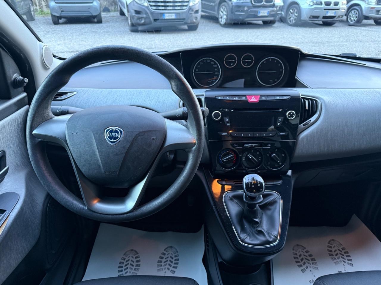 Lancia Ypsilon 1.2 69 CV 5 porte Silver