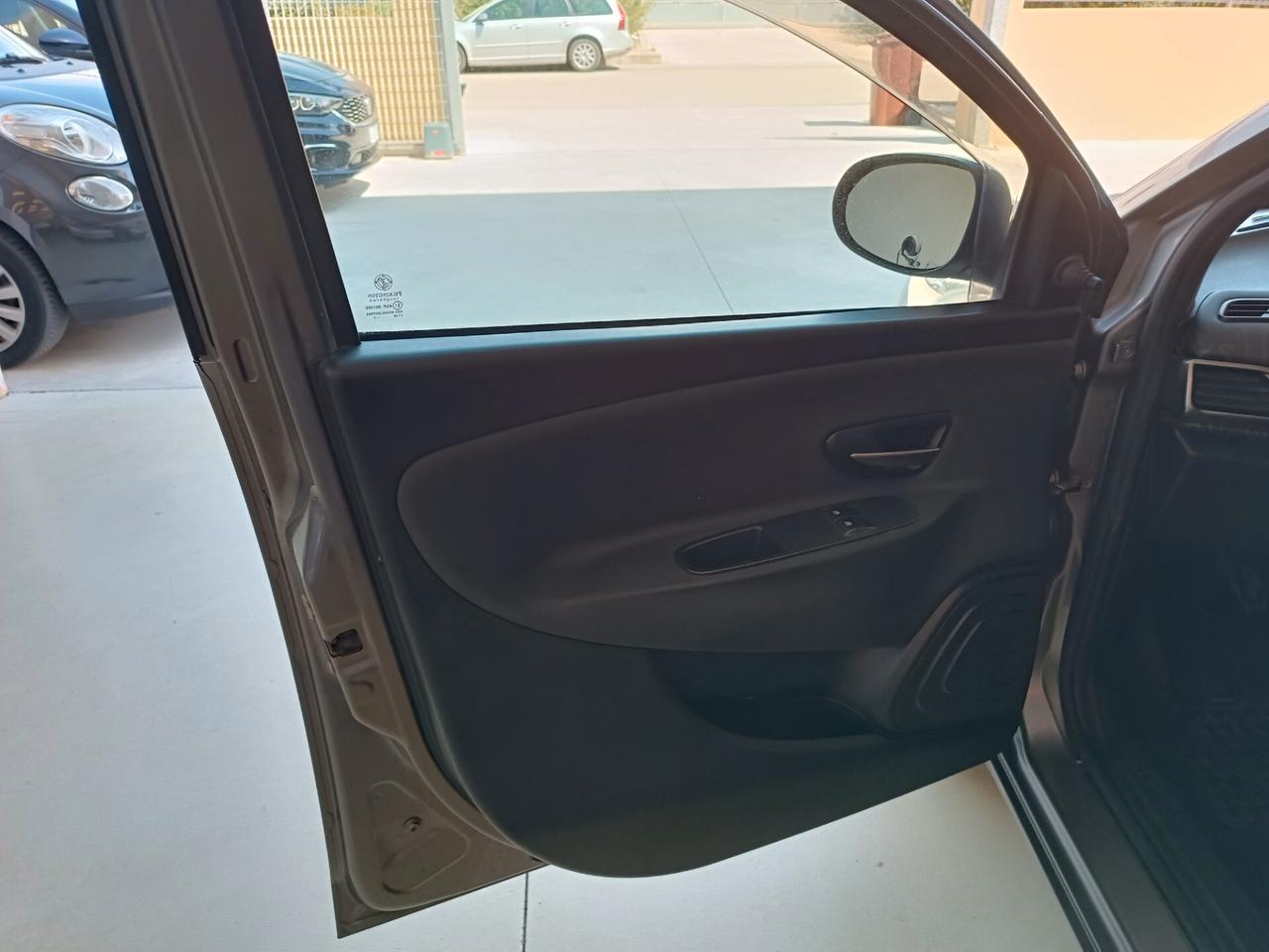Lancia Ypsilon 1.3 MJT 16V 95 CV 5 porte S&S Platinum