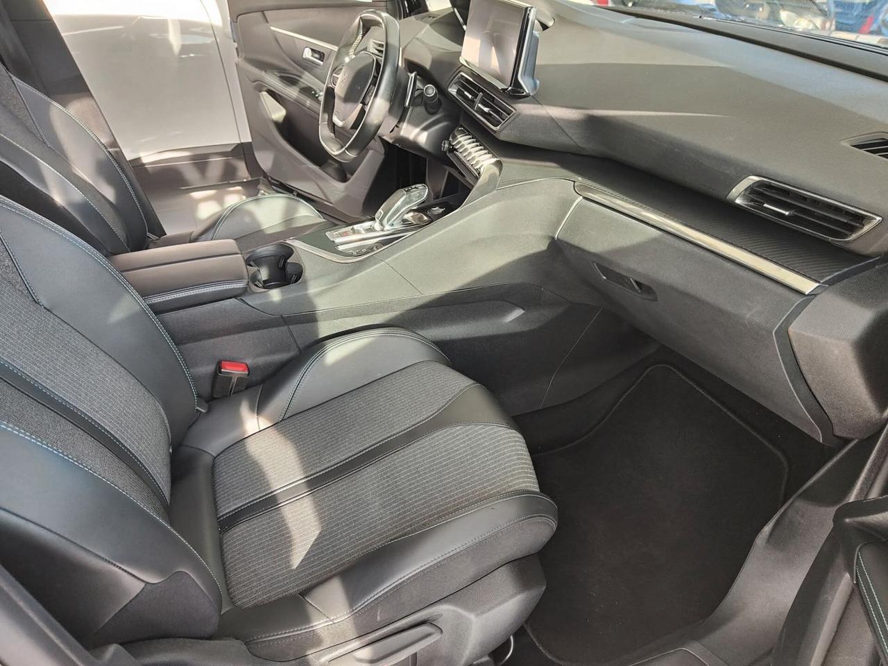 Peugeot 3008 BlueHDi 130 S&S EAT8 Allure