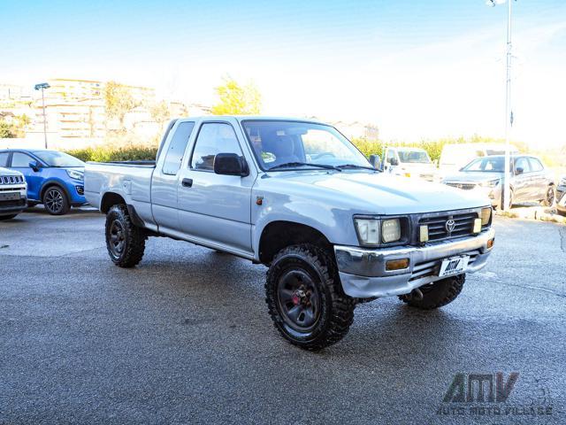 TOYOTA Hilux 2.4 diesel Pick-up 4x4 AUTOCARRO N1