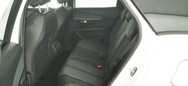 PEUGEOT 3008 Hybrid4 300 e-EAT8 Allure Pack