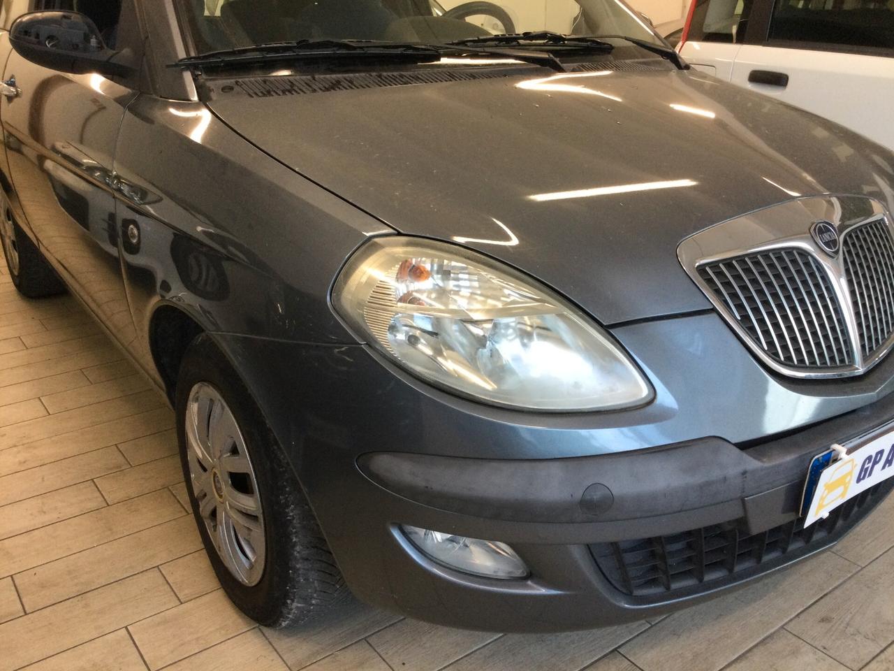 Lancia Ypsilon 1.2 Argento