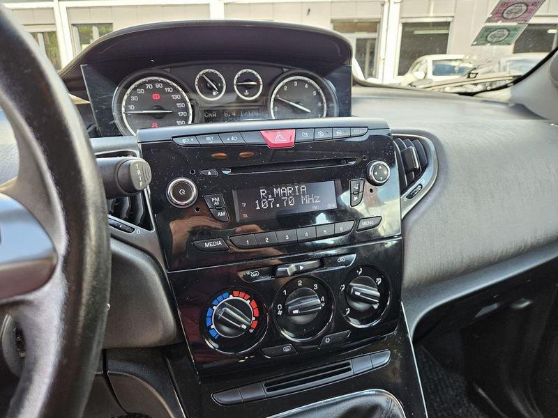 Lancia Ypsilon Ypsilon 1.2 8v Silver 69cv