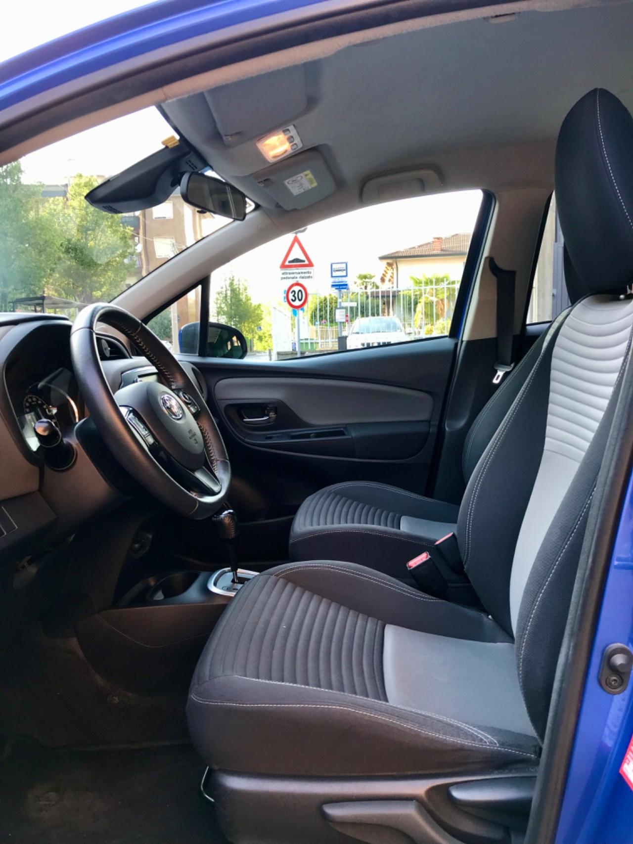 Toyota Yaris 1.5 Hybrid 5 porte Lounge Stupenda Doppio Treno Gomme