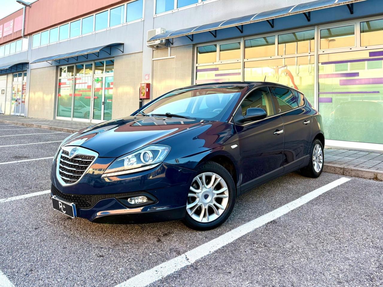 Lancia Delta 1.6 MJT DPF 105 CV Silver