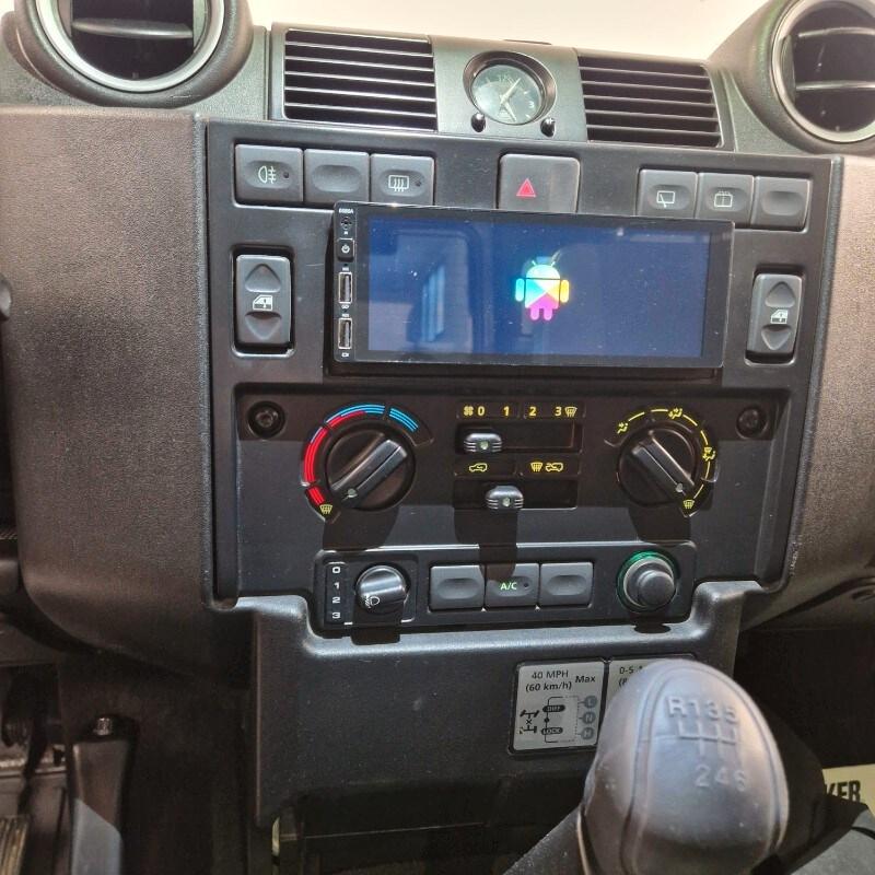 LAND ROVER Defender Defender 90 2.4 TD4 Station...