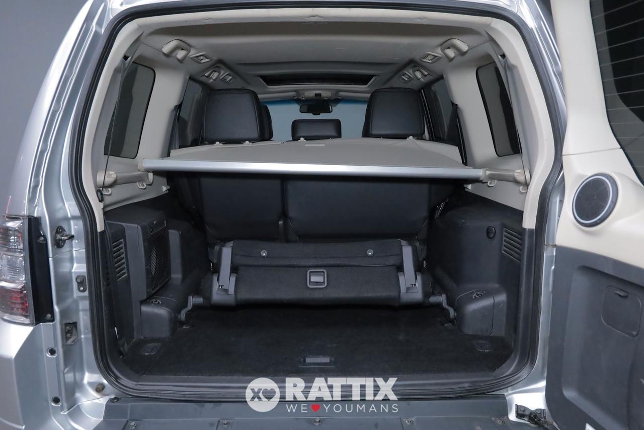 Mitsubishi Pajero 3.2 DI-D Instyle 5p 7p.ti auto + tetto apribile