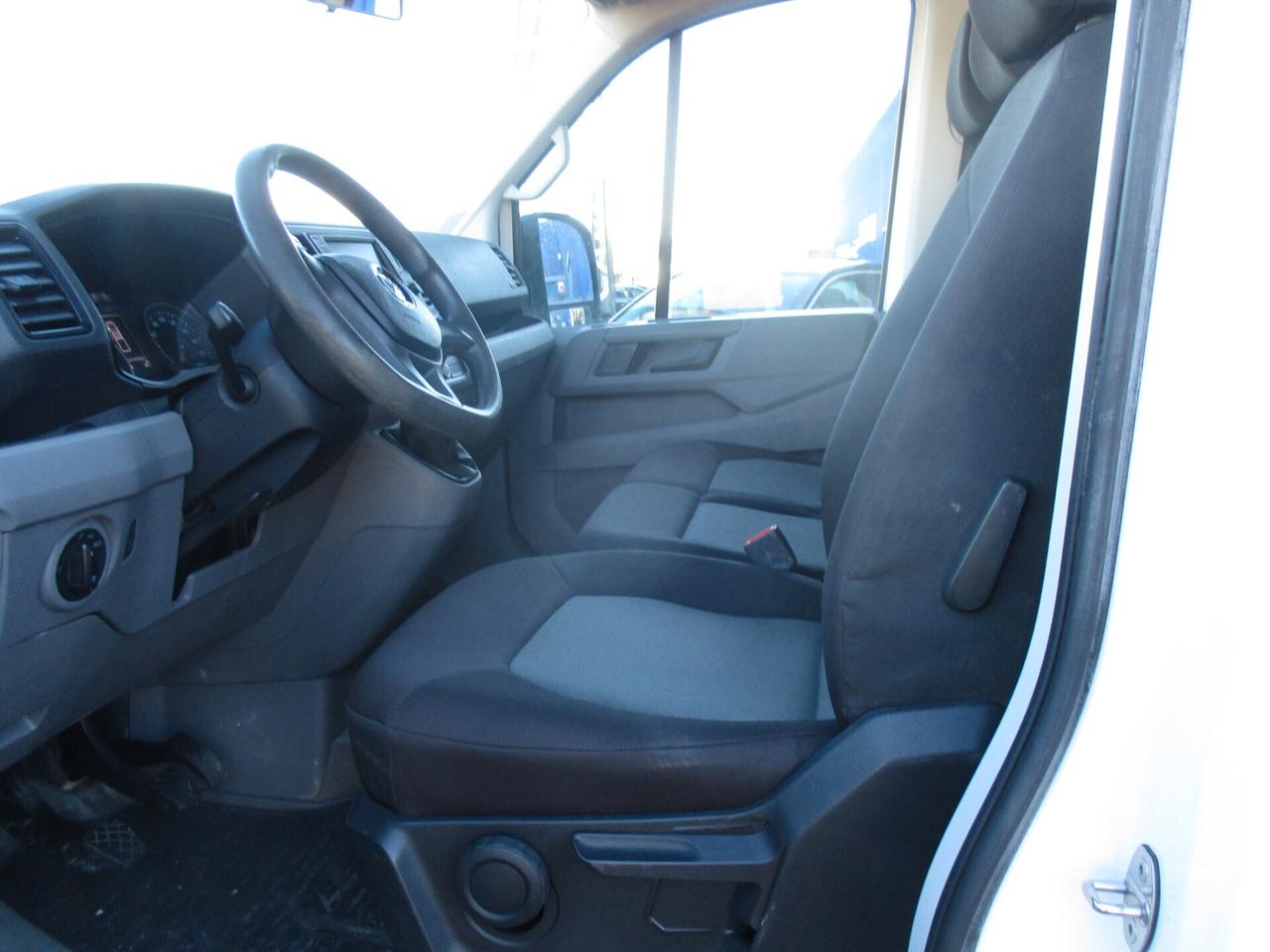 Volkswagen CRAFTER DOPPIA CABINA 7 POSTI CON CASSONE