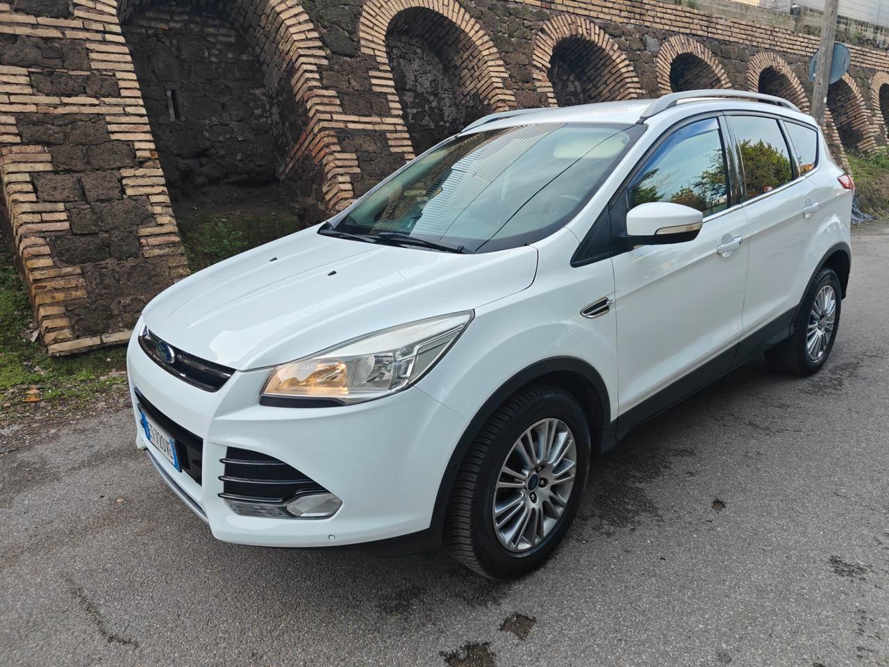 Ford Kuga 2.0 TDCI 140 CV 4WD Titanium