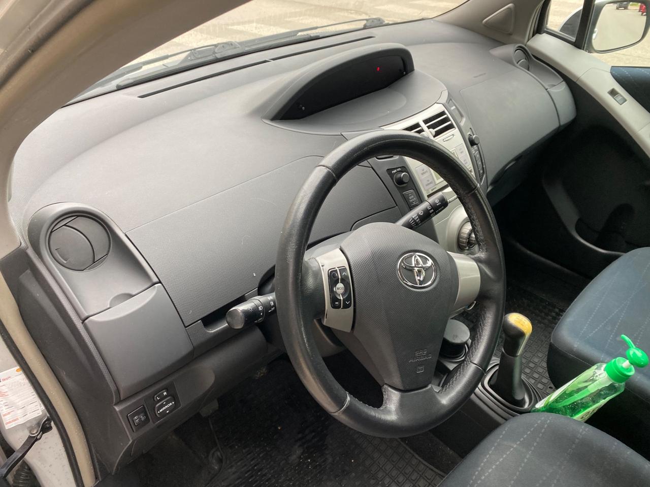 Toyota Yaris 1.0 5 porte Sol