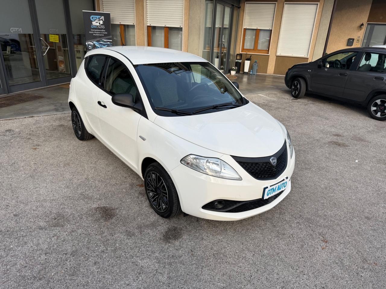 Lancia Ypsilon 1.2 69 CV 5 porte GPL-Neopatentati