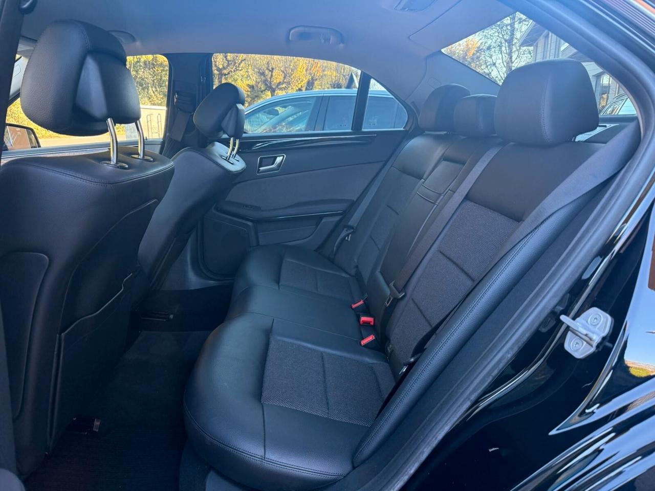 Mercedes-benz E 220 CDI BlueEFFICIENCY Avantgarde