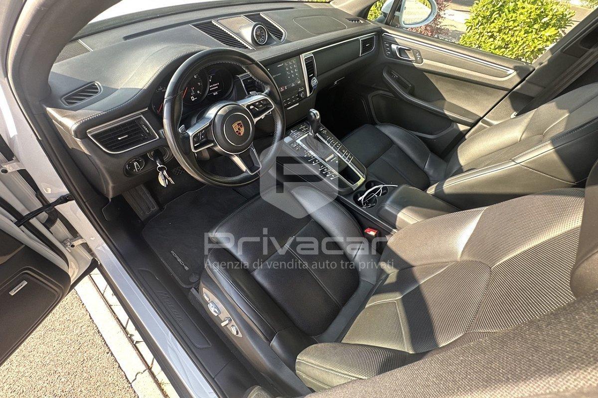 PORSCHE Macan 2.0