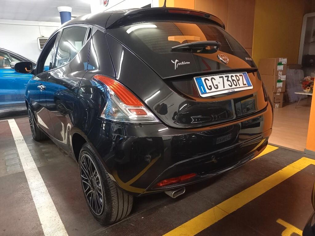 Lancia Ypsilon 1.0 FireFly 5 porte S&S Hybrid Ecochic Gold