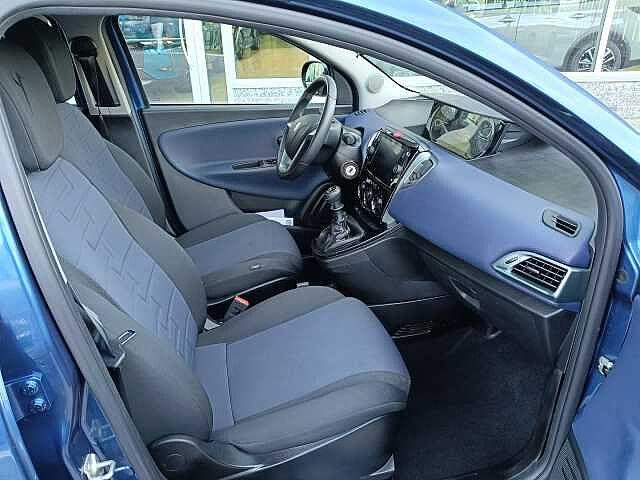 Lancia Ypsilon 1.0 Hybrid 69cv PLATINO AZIENDALE