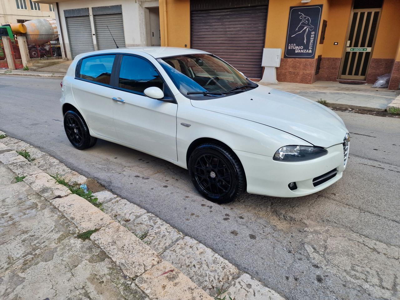 Alfa Romeo 147 1.9 JTD M-JET 16V 5 porte Dist.