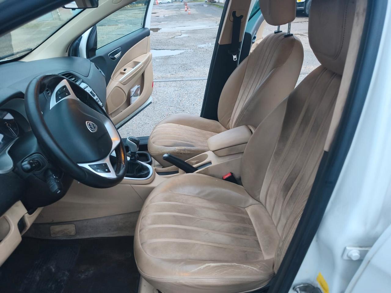 Lancia Delta 2013--1.6 Diesel