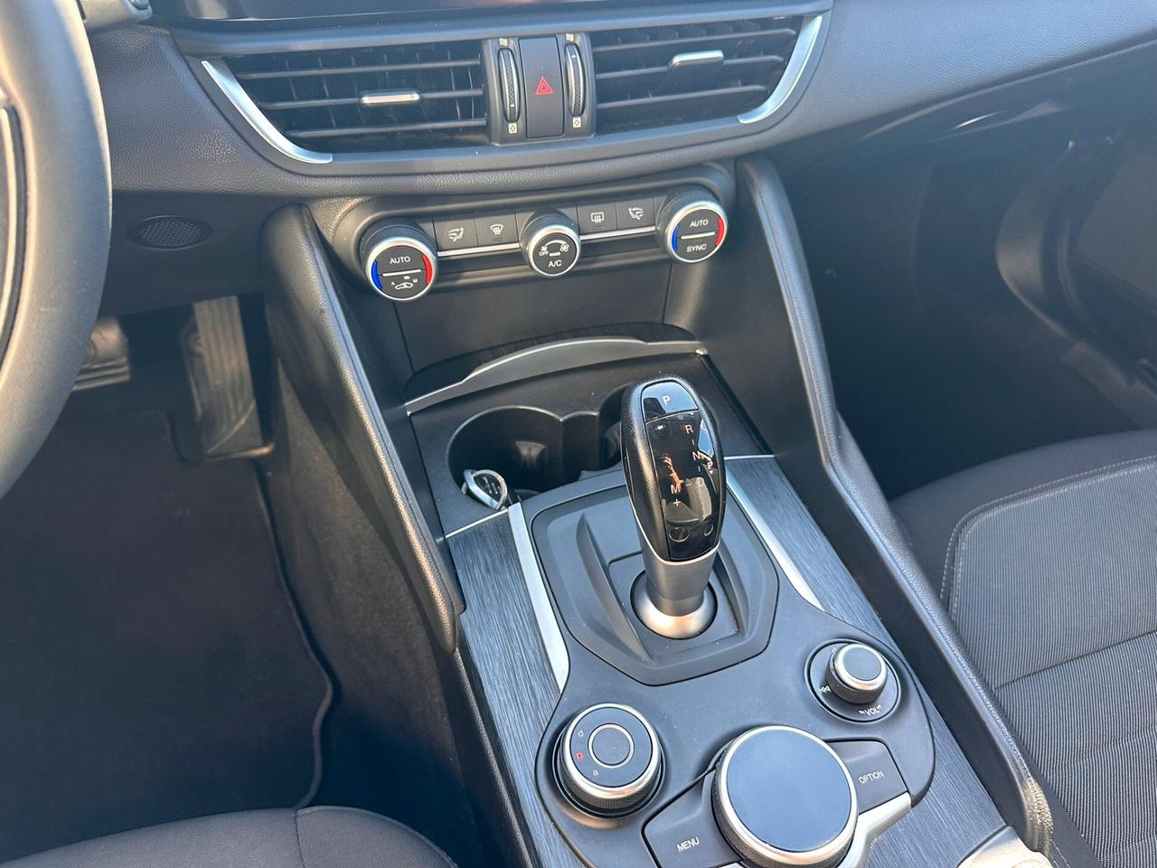 Alfa Romeo Giulia 2.2 Turbodiesel 160 CV AT8 Sport-Tech