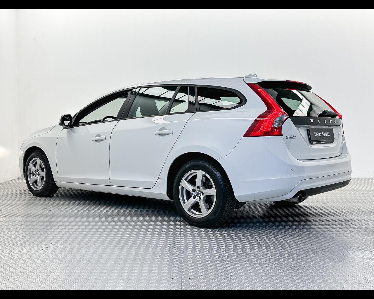 VOLVO V60 (2010-2018) - V60 D2 1.6 Momentum